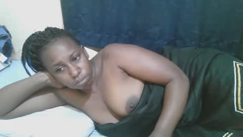 Snapshot of naughty_slender2 chatting on 10/21/25, 03:07 jn online show from 10/21/25, 03:07