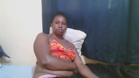 Snapshot of naughty_slender2 chatting on 10/22/25, 05:41 jn online show from 10/22/25, 05:41