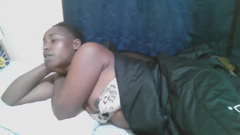 Snapshot of naughty_slender2 chatting on 10/28/25, 02:26 jn online show from 10/28/25, 02:26