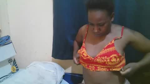 Snapshot of naughty_slender2 chatting on 10/29/25, 01:30 jn online show from 10/29/25, 01:30