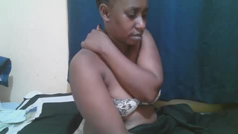 Snapshot of naughty_slender2 chatting on 10/31/25, 09:27 jn online show from 10/31/25, 09:27