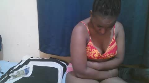 Snapshot of naughty_slender2 chatting on 11/02/25, 02:03 jn online show from 11/02/25, 02:03