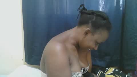 Snapshot of naughty_slender2 chatting on 11/06/25, 06:58 jn online show from 11/06/25, 06:58