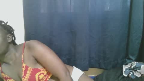 Snapshot of naughty_slender2 chatting on 11/15/25, 04:43 jn online show from 11/15/25, 04:43