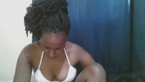 Snapshot of naughty_slender2 chatting on 11/20/25, 04:56 jn online show from 11/20/25, 04:56