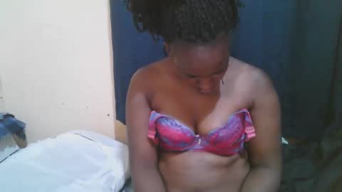 Snapshot of naughty_slender2 chatting on 11/21/25, 05:22 jn online show from 11/21/25, 05:22