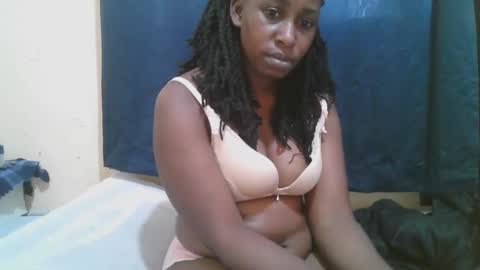 Snapshot of naughty_slender2 chatting on 11/24/25, 07:19 jn online show from 11/24/25, 07:19