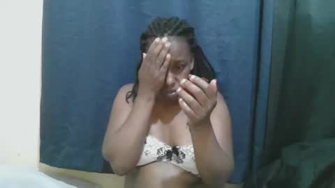 Snapshot of naughty_slender2 chatting on 11/29/25, 02:58 jn online show from 11/29/25, 02:58