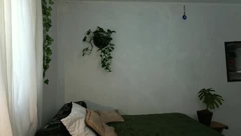 Snapshot of naughty_thompson1 chatting on 04/15/26, 07:10 naughty_thompson1 online show from 04/15/26, 07:10