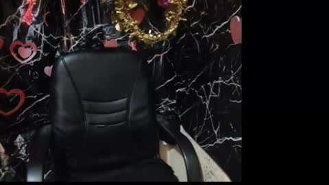 Snapshot of naughty_xxbunny chatting on 01/07/25, 04:50 beauty online show from 01/07/25, 04:50