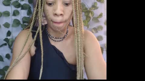 Snapshot of naughty_xxbunny chatting on 01/30/25, 04:02 beauty online show from 01/30/25, 04:02