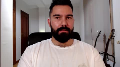 Tom online show from 10/20/25, 09:43