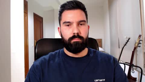 Tom online show from 10/31/25, 04:52