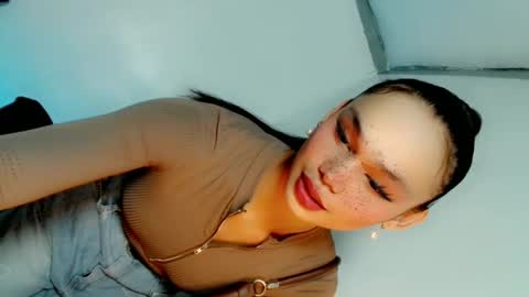 Snapshot of naughtybella_ chatting on 01/08/25, 08:16 bella online show from 01/08/25, 08:16