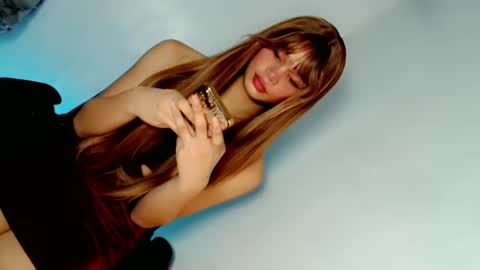 Snapshot of naughtybella_ chatting on 01/15/25, 12:51 bella online show from 01/15/25, 12:51