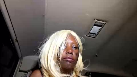 naughtygurlpix online show from 04/24/26, 10:28