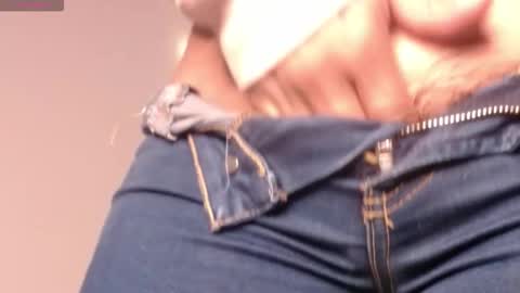 Kimberly online show from 10/31/25, 01:01