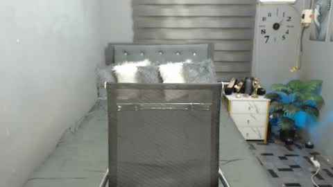 Crystal online show from 10/22/25, 07:02