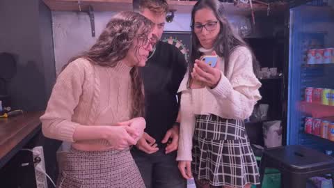 ANDREA STEPH  MIKE online show from 12/09/24, 08:12