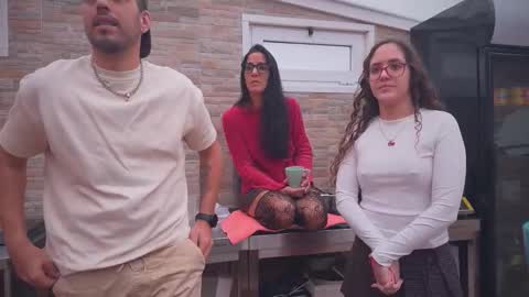 ANDREA STEPH  MIKE online show from 11/06/25, 09:54