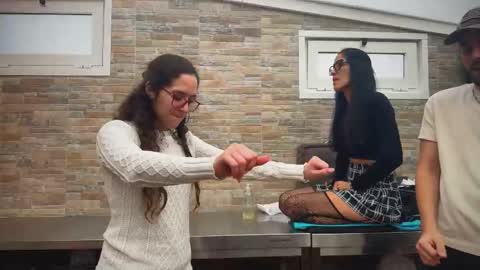 ANDREA STEPH  MIKE online show from 11/19/25, 10:15