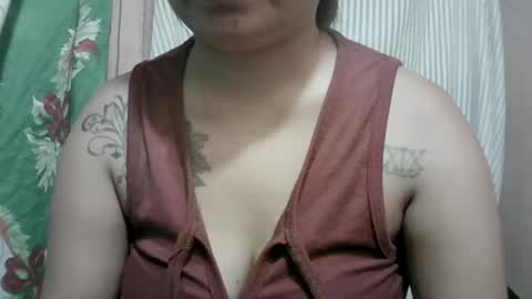 naughtymom_33 online show from 04/18/26, 01:20