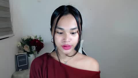 Snapshot of naughtymuse_ chatting on 05/08/26, 09:36 ELISE online show from 05/08/26, 09:36