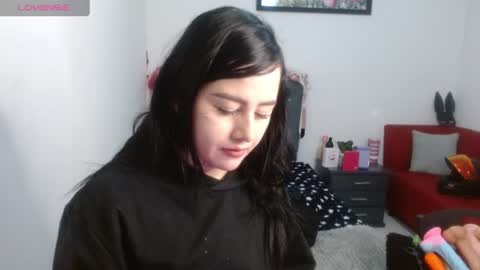 Snapshot of naughtyplayass chatting on 06/19/26, 12:31 naughtyplayass online show from 06/19/26, 12:31