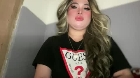 Snapshot of naughtyrosecum chatting on 10/31/25, 03:35 Rose Wilson online show from 10/31/25, 03:35