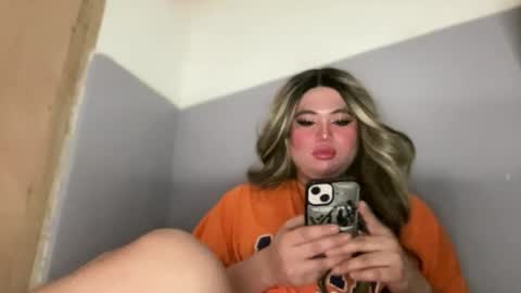 Snapshot of naughtyrosecum chatting on 11/05/25, 05:02 Rose Wilson online show from 11/05/25, 05:02