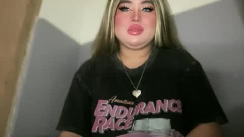 Snapshot of naughtyrosecum chatting on 11/07/25, 09:53 Rose Wilson online show from 11/07/25, 09:53