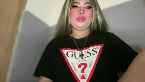 Snapshot of naughtyrosecum chatting on 11/11/25, 03:12 Rose Wilson online show from 11/11/25, 03:12