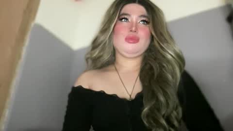 Snapshot of naughtyrosecum chatting on 11/29/25, 01:25 Rose Wilson online show from 11/29/25, 01:25