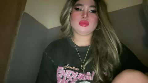 Snapshot of naughtyrosecum chatting on 12/15/25, 03:16 Rose Wilson online show from 12/15/25, 03:16