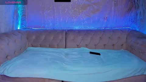 Snapshot of naughtyrouse chatting on 10/29/25, 05:31 ambar jhonf and matt online show from 10/29/25, 05:31