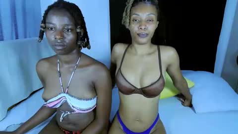 naughtysluts_ online show from 09/18/25, 11:34