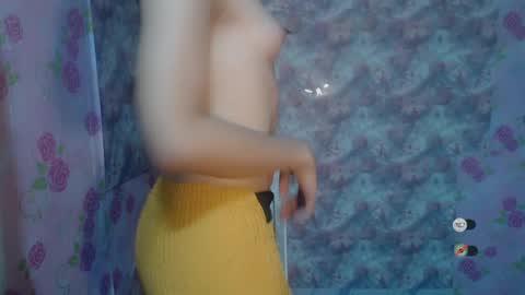 Snapshot of naughtysunshinepinay chatting on 07/21/26, 12:35 Celine online show from 07/21/26, 12:35