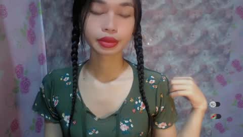 Snapshot of naughtysunshinepinay chatting on 07/22/26, 01:08 Celine online show from 07/22/26, 01:08