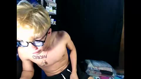 Loy online show from 11/19/25, 11:21