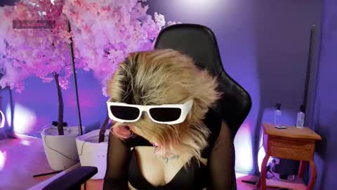 Navier  online show from 11/04/25, 03:22