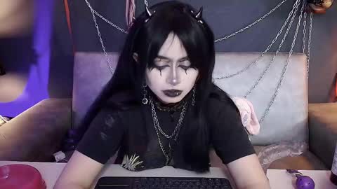 Navier  online show from 11/30/25, 01:59