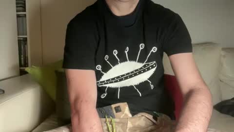 Snapshot of navigatingtothesky chatting on 01/19/26, 04:05 navigatingtothesky online show from 01/19/26, 04:05