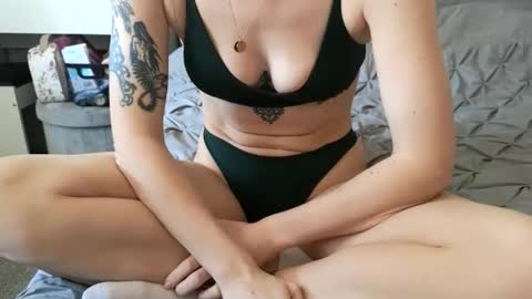 Navyrein online show from 04/19/26, 10:14