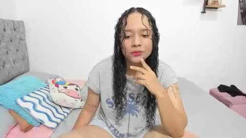 nay_and_aleja online show from 12/01/25, 03:11