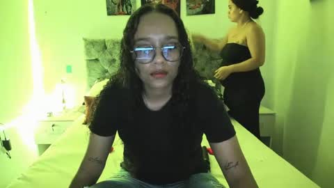 Snapshot of nay_and_aleja chatting on 06/15/26, 01:08 nay_and_aleja online show from 06/15/26, 01:08