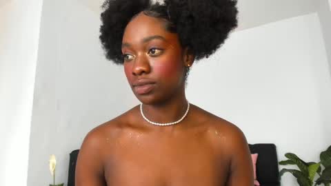 Snapshot of nayah_williams chatting on 12/12/24, 04:53 Nayah Williams - OnlyFans online show from 12/12/24, 04:53
