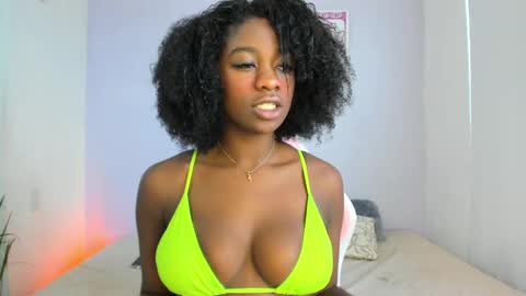 Snapshot of nayah_williams chatting on 02/13/25, 12:43 Nayah Williams - OnlyFans online show from 02/13/25, 12:43