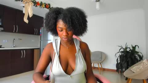 Snapshot of nayah_williams chatting on 12/18/25, 02:56 Nayah Williams - OnlyFans online show from 12/18/25, 02:56