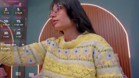 Snapshot of nayecloud chatting on 11/28/25, 04:37 Naye online show from 11/28/25, 04:37