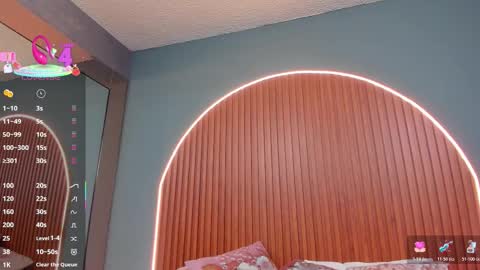 Snapshot of nayecloud chatting on 12/14/25, 03:56 Naye online show from 12/14/25, 03:56